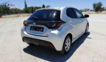 
										Toyota Yaris Hybrid full									