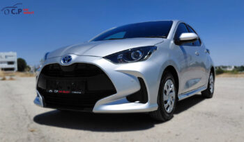 
										Toyota Yaris Hybrid full									