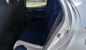 
										Toyota Yaris Hybrid full									