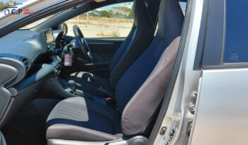 
										Toyota Yaris Hybrid full									