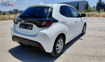 
										Toyota Yaris Hybrid full									