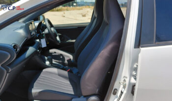 
										Toyota Yaris Hybrid full									