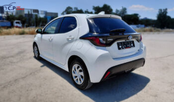 
										Toyota Yaris Hybrid full									