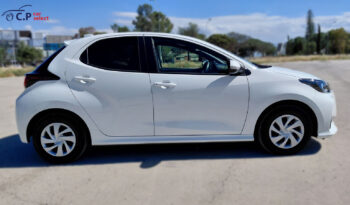 
										Toyota Yaris Hybrid full									