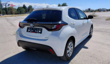 
										Toyota Yaris Hybrid full									