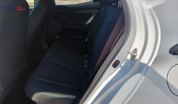 
										Toyota Yaris Hybrid full									