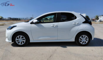 
										Toyota Yaris Hybrid full									